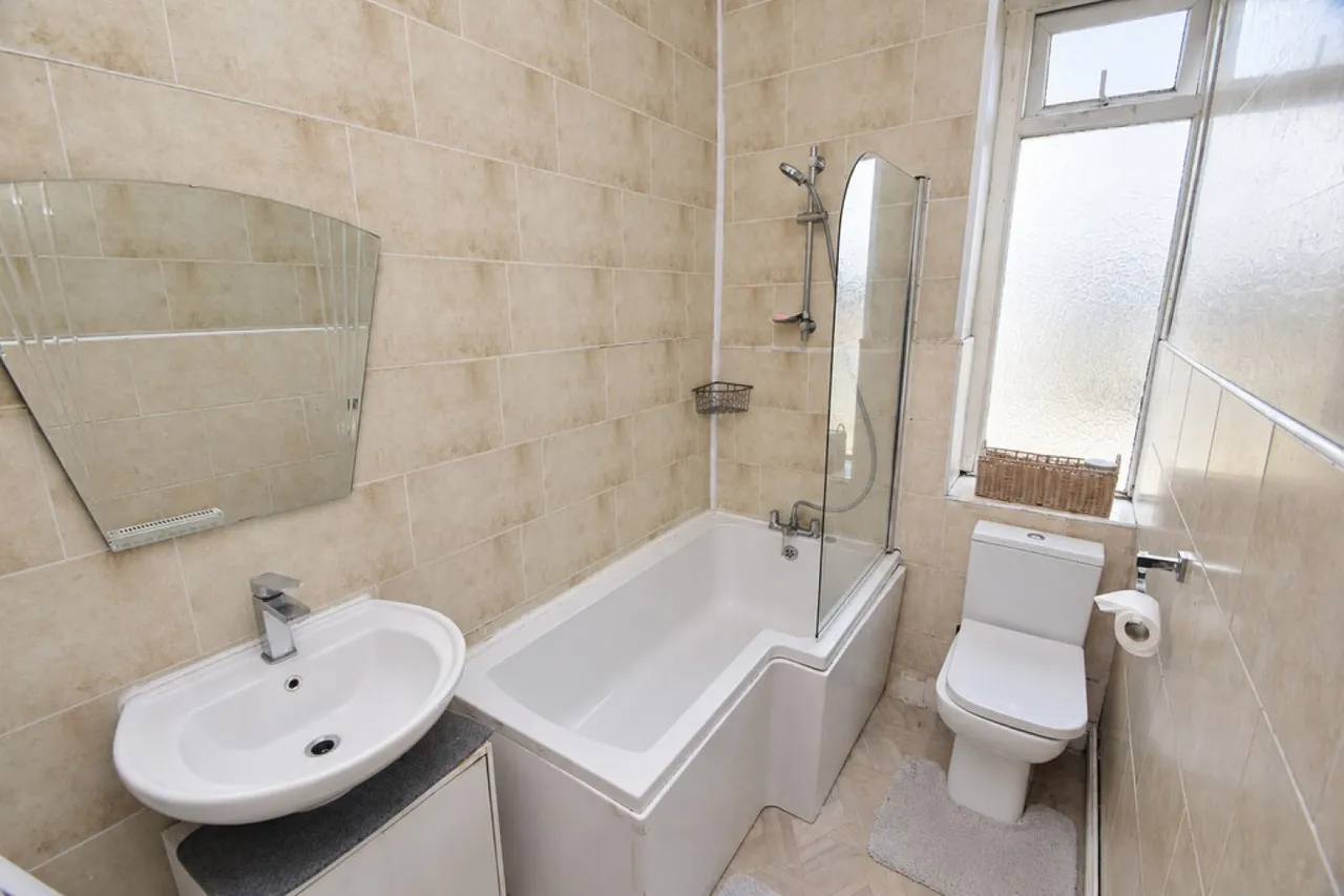 Keighley, BD21, photo 12