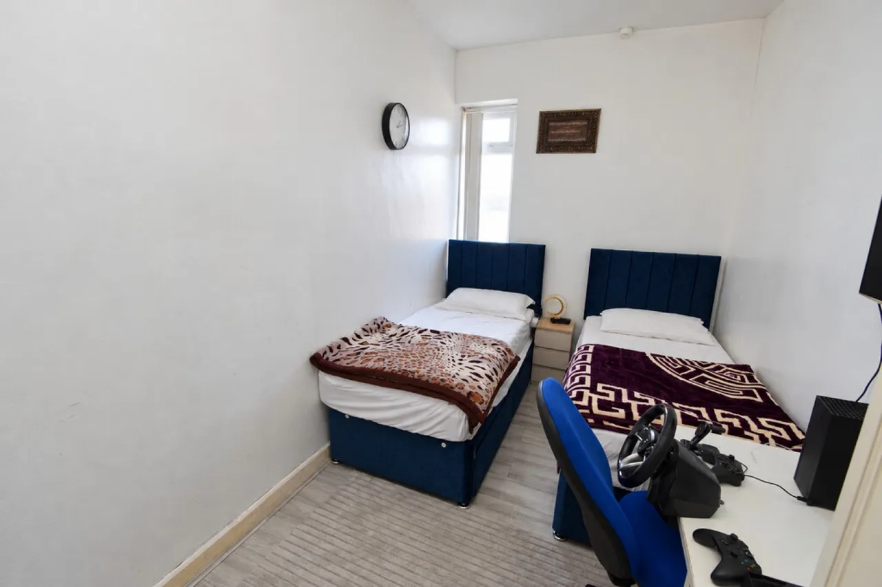Keighley, BD21, photo 11
