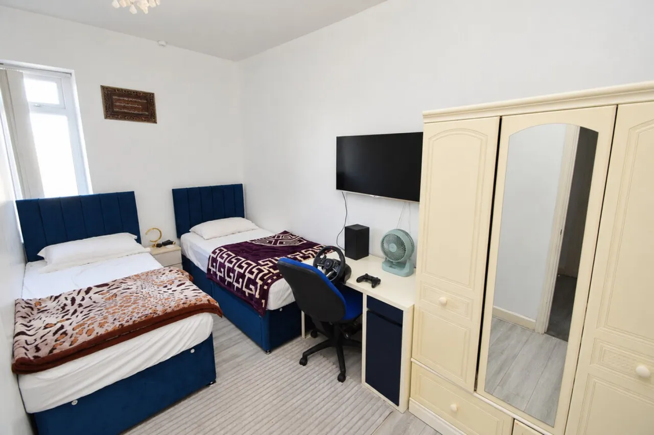 Keighley, BD21, photo 10