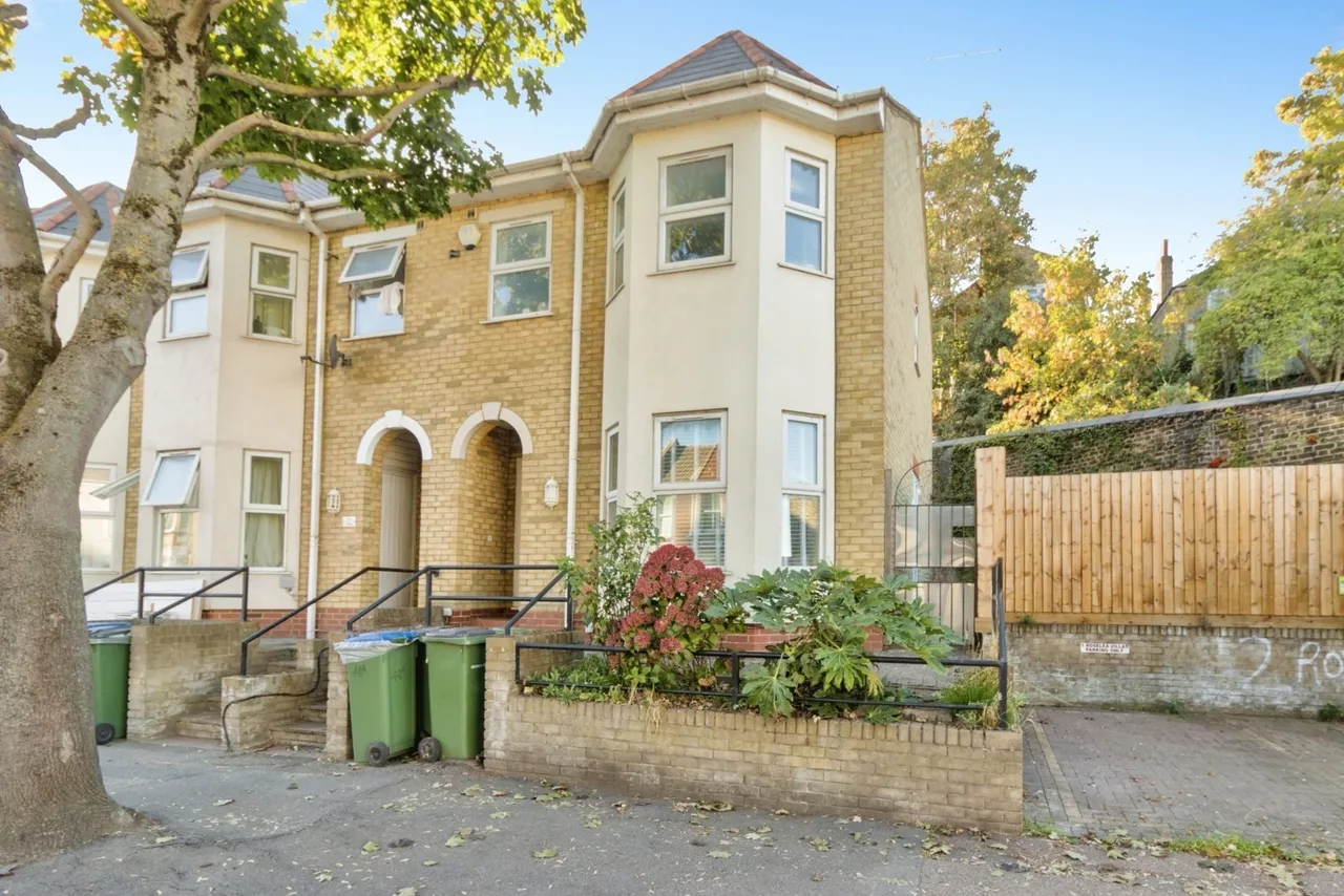 Wickham Lane, London, SE2, photo 33