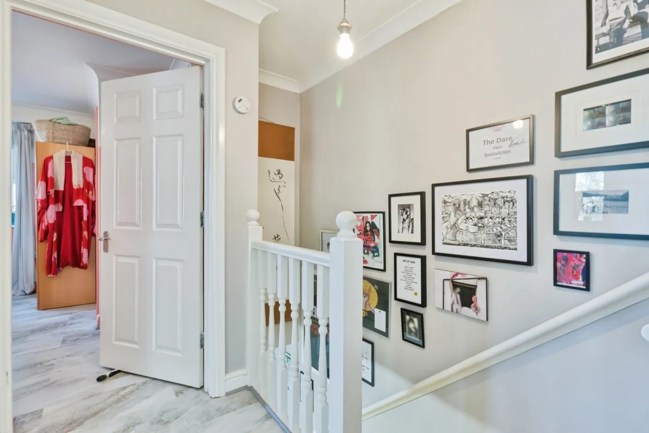 Wickham Lane, London, SE2, photo 16