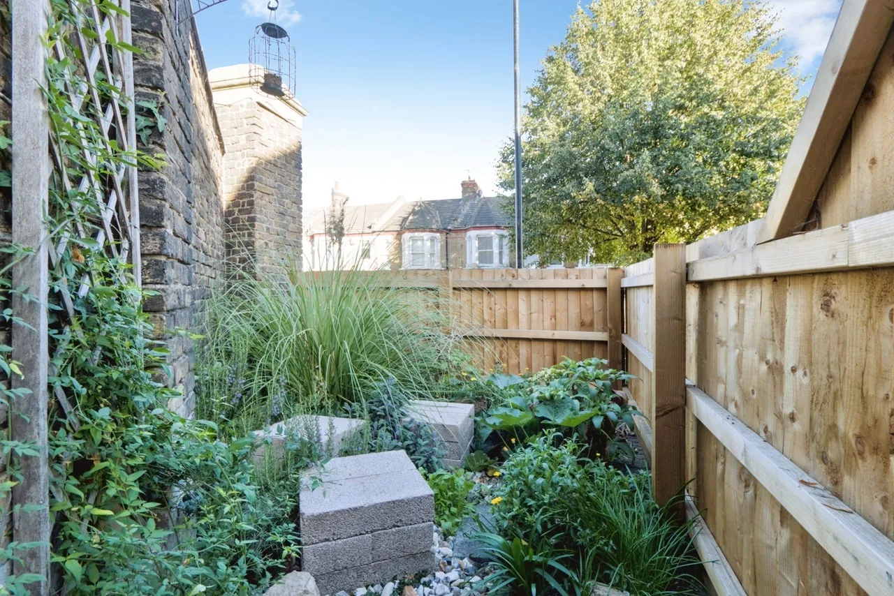 Wickham Lane, London, SE2, photo 30