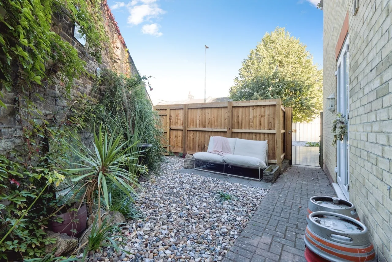 Wickham Lane, London, SE2, photo 28