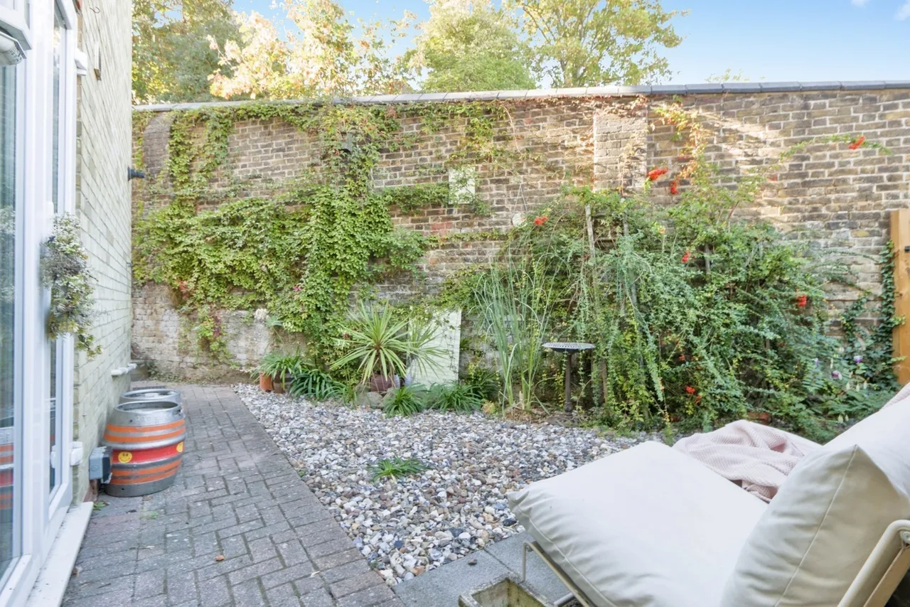 Wickham Lane, London, SE2, photo 29