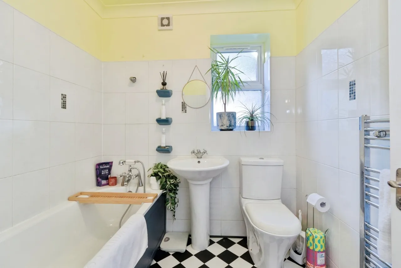 Wickham Lane, London, SE2, photo 26