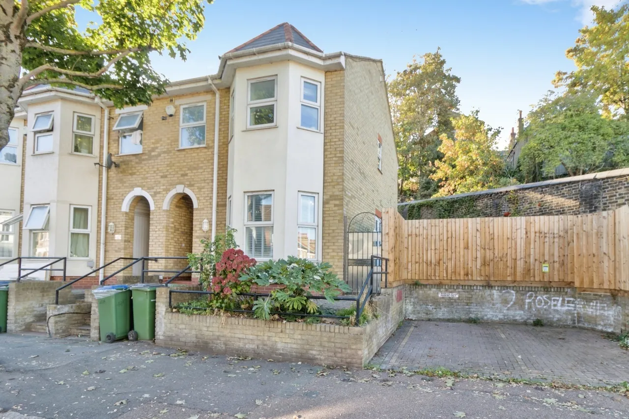 Wickham Lane, London, SE2, photo 32
