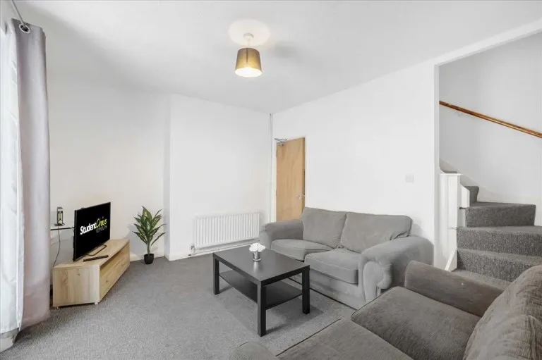 2 bed house to rent, Chedworth Street, Plymouth, PL4