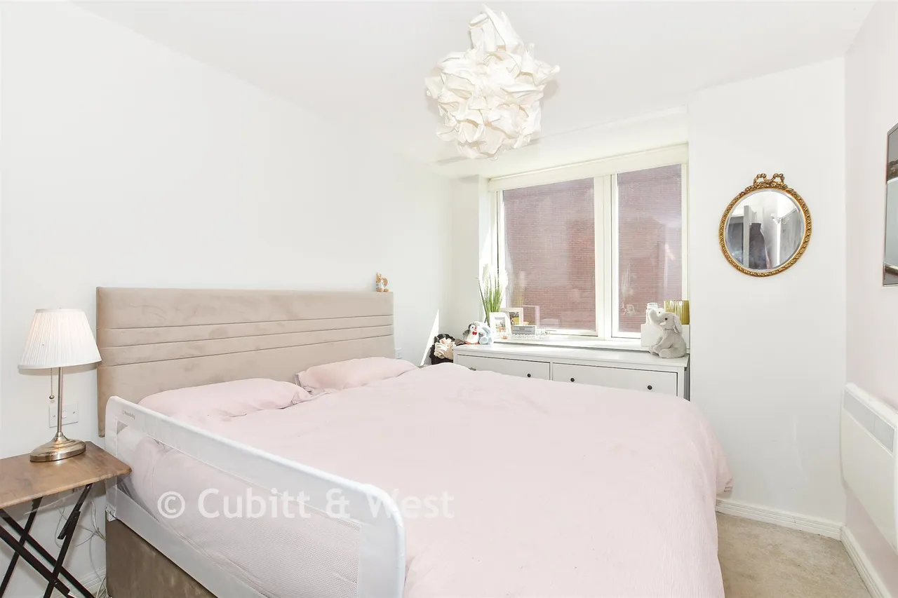 Wood Street, East Grinstead, RH19, photo 7