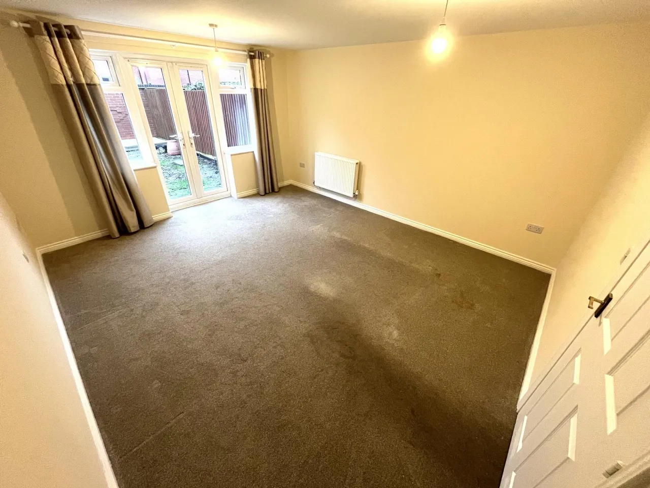 Hull Street, Hilton, DE65, photo 2