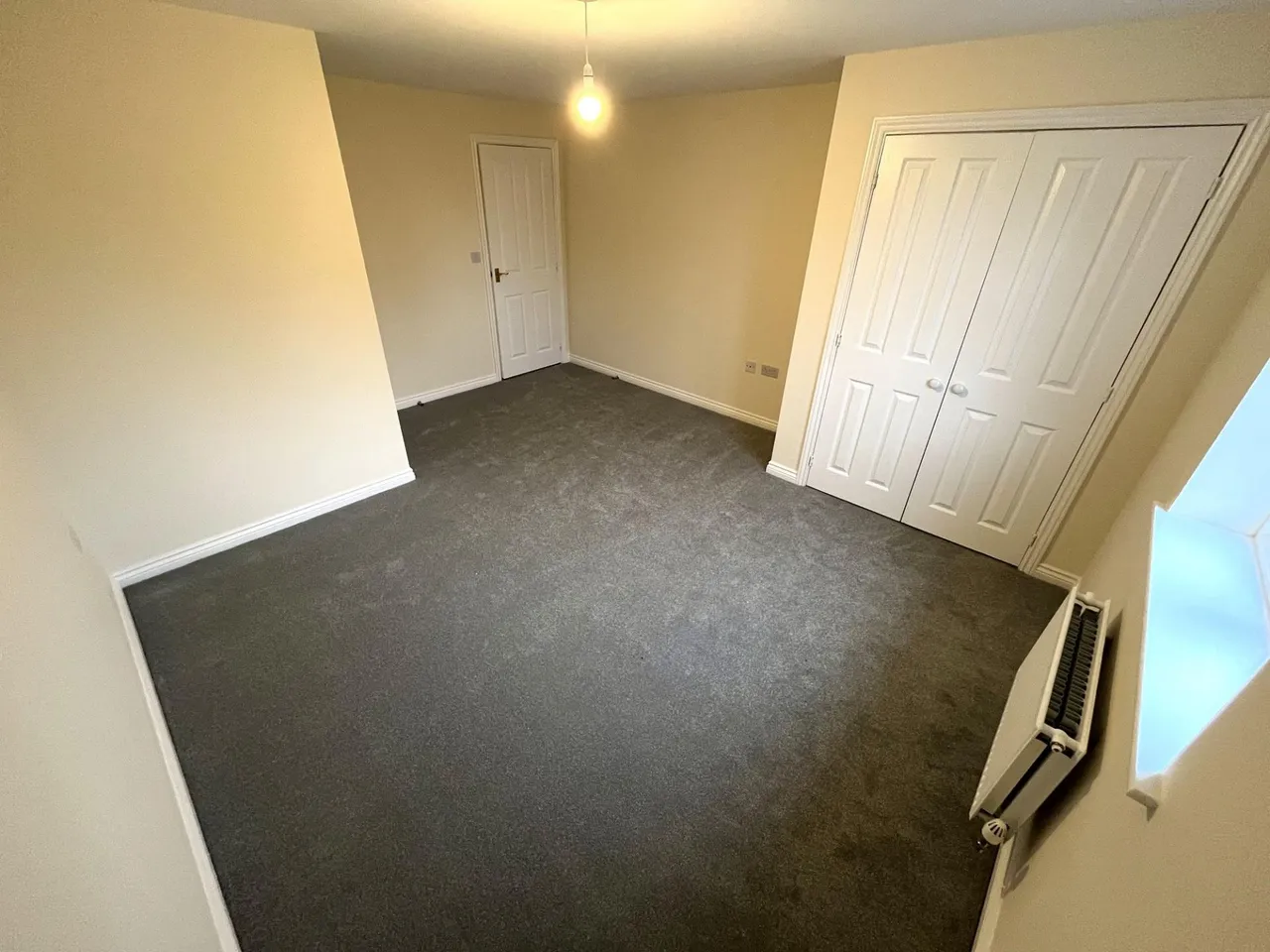Hull Street, Hilton, DE65, photo 8