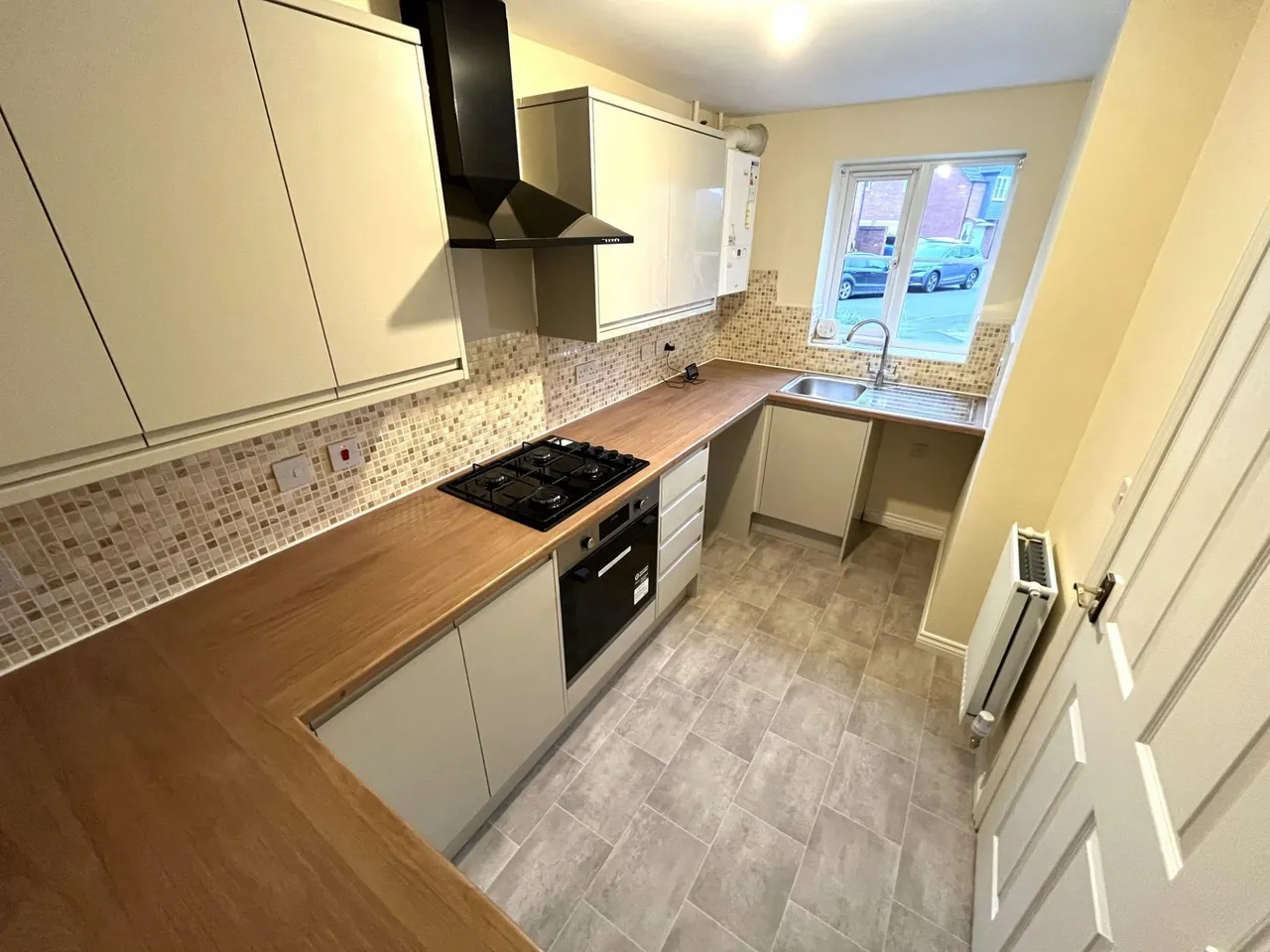 Hull Street, Hilton, DE65, photo 4