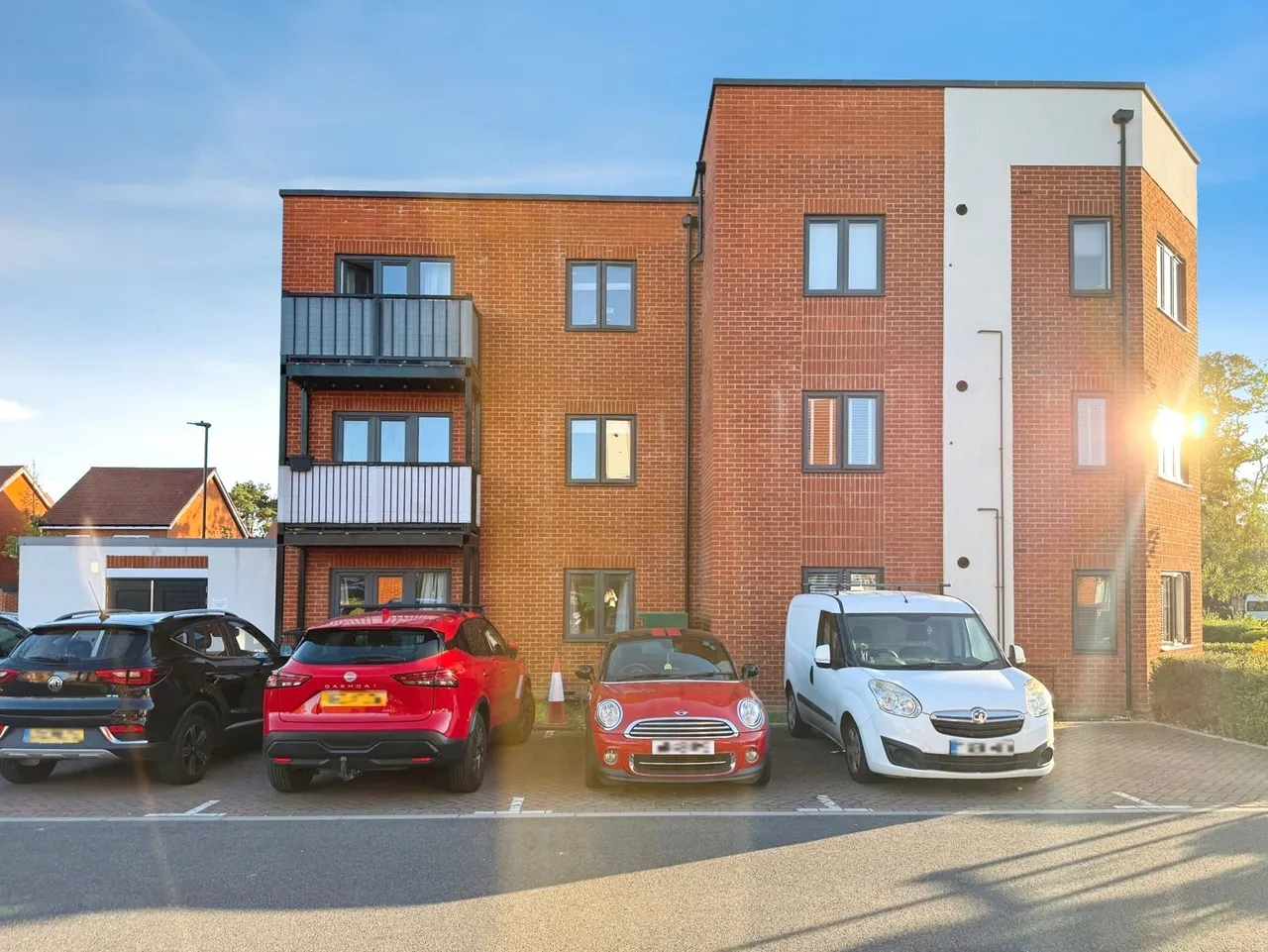 1 bed flat for sale, Cyprus Road, Deepcut, GU16