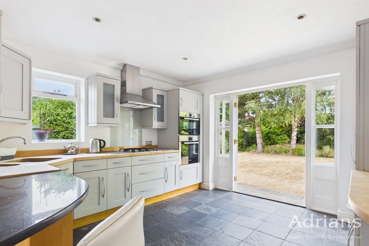 Cedar Avenue West, Chelmsford, CM1, photo 15