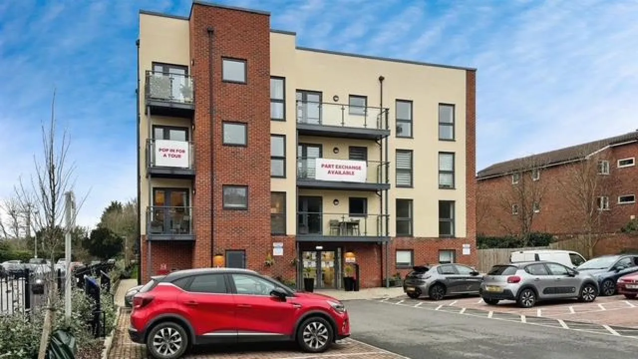 1 bed retirement property for sale, Sewardstone Road, Waltham Abbey
