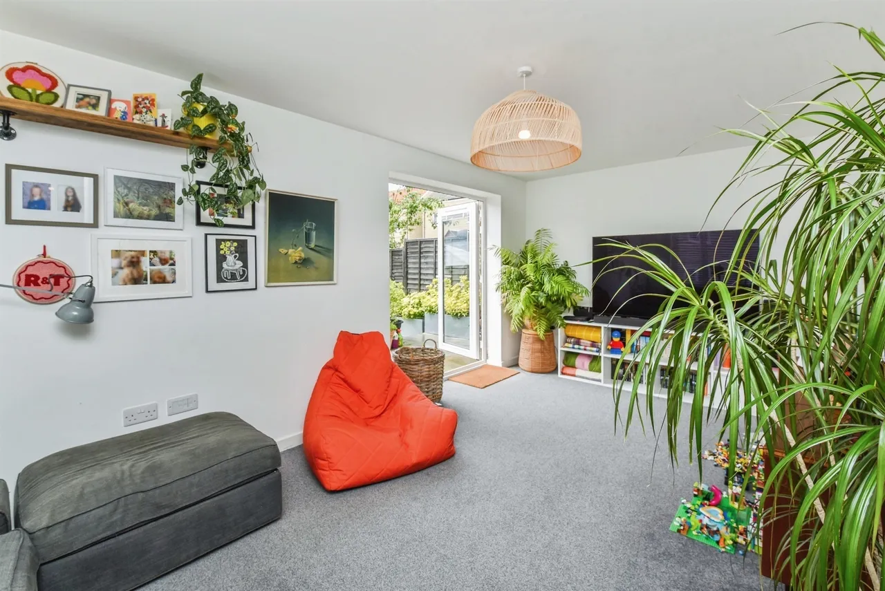 Lily Road, Frome, photo 4