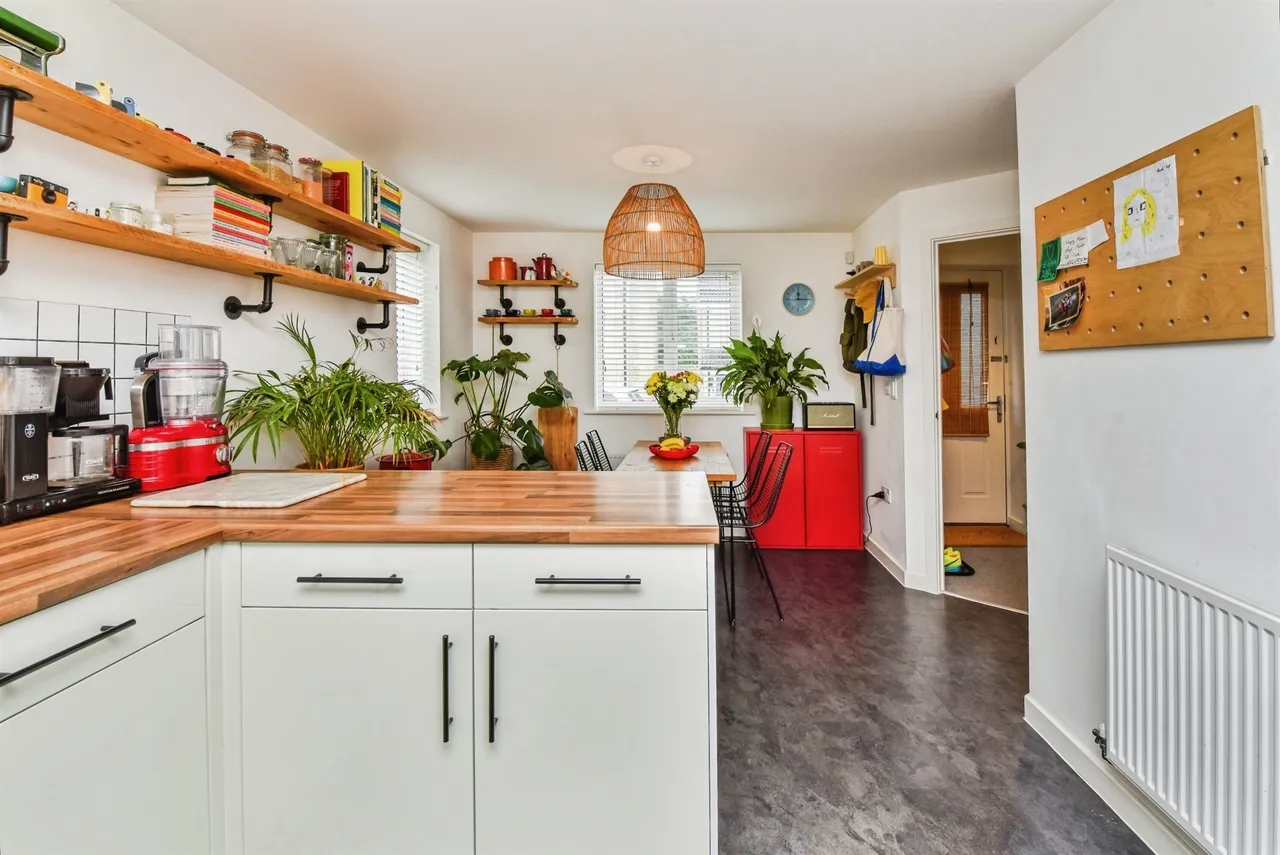 Lily Road, Frome, photo 8
