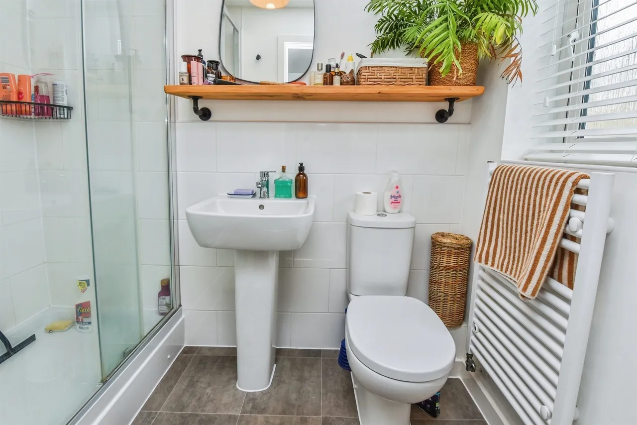 Lily Road, Frome, photo 12