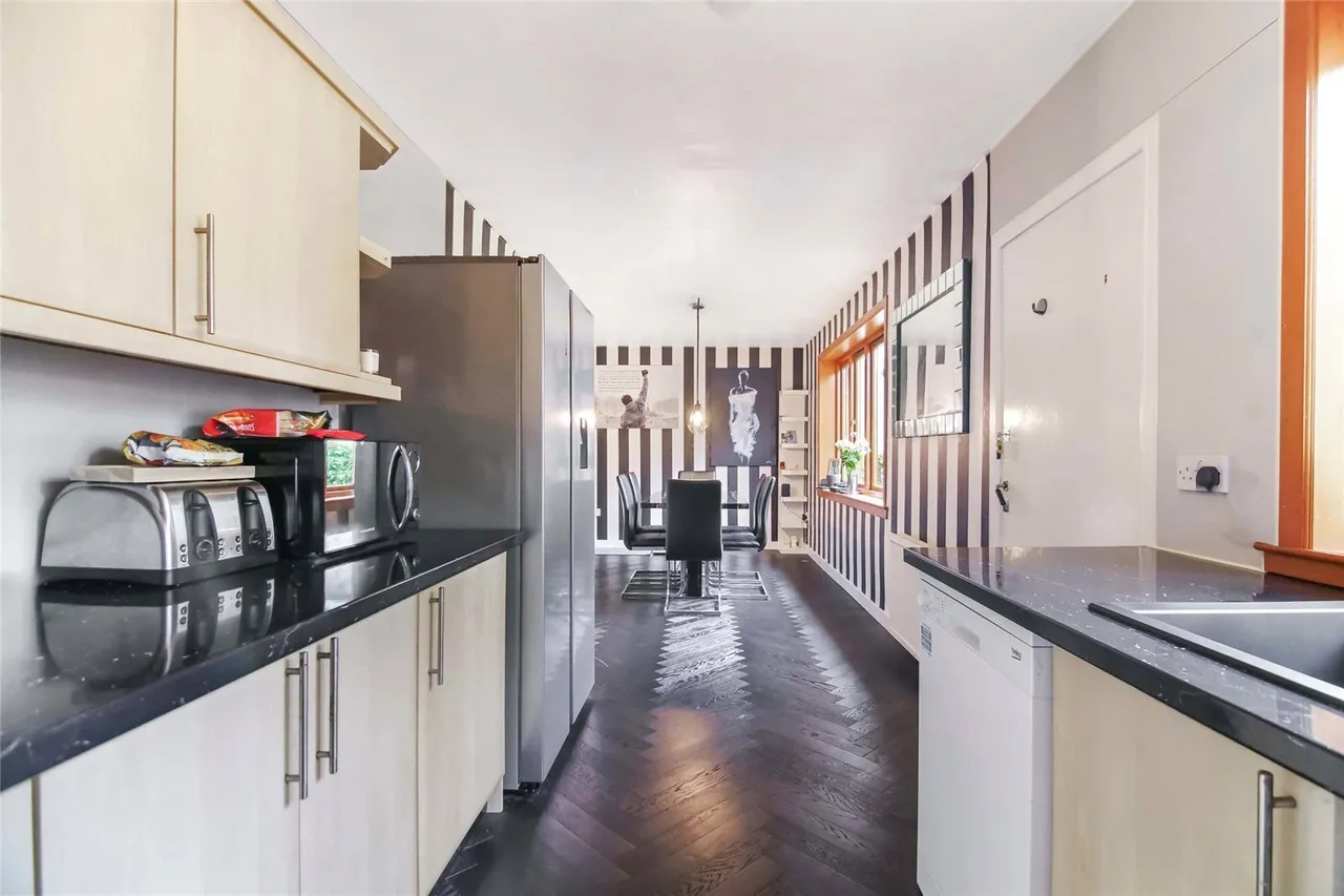 Larchfield Drive, Burnside, G73, photo 3