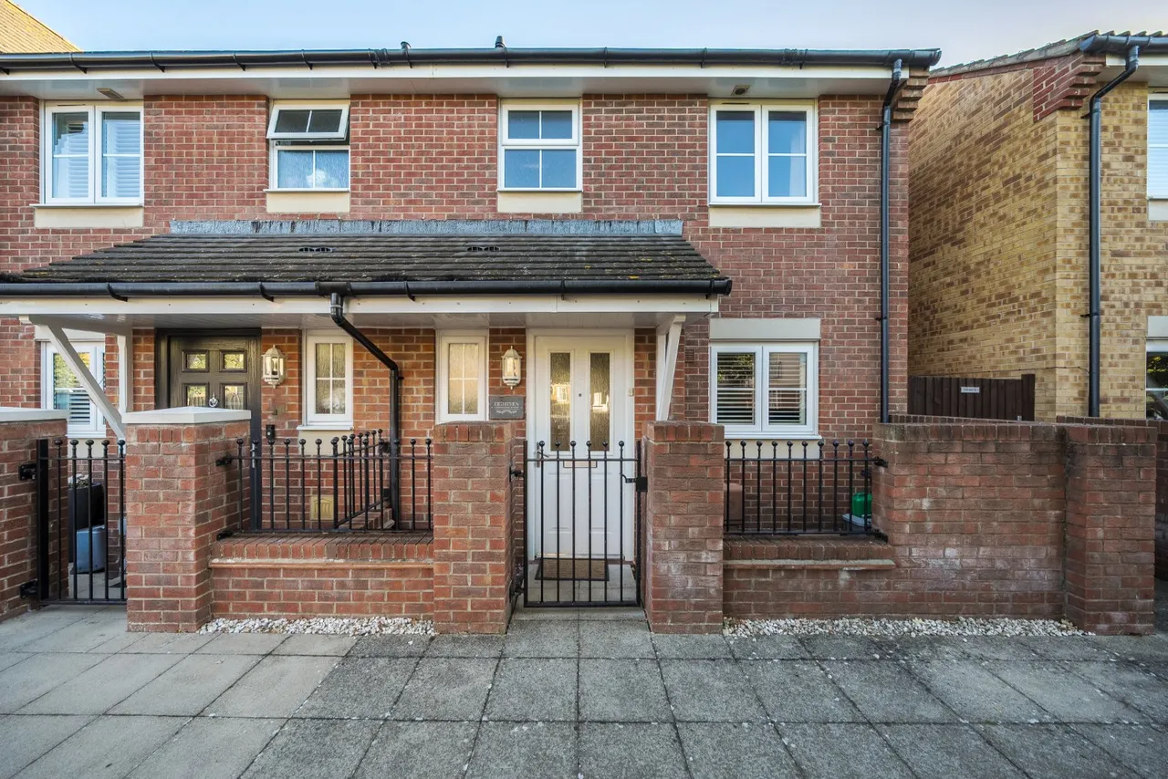 2 bed house to rent, Cunningham Avenue, Portsmouth, PO2