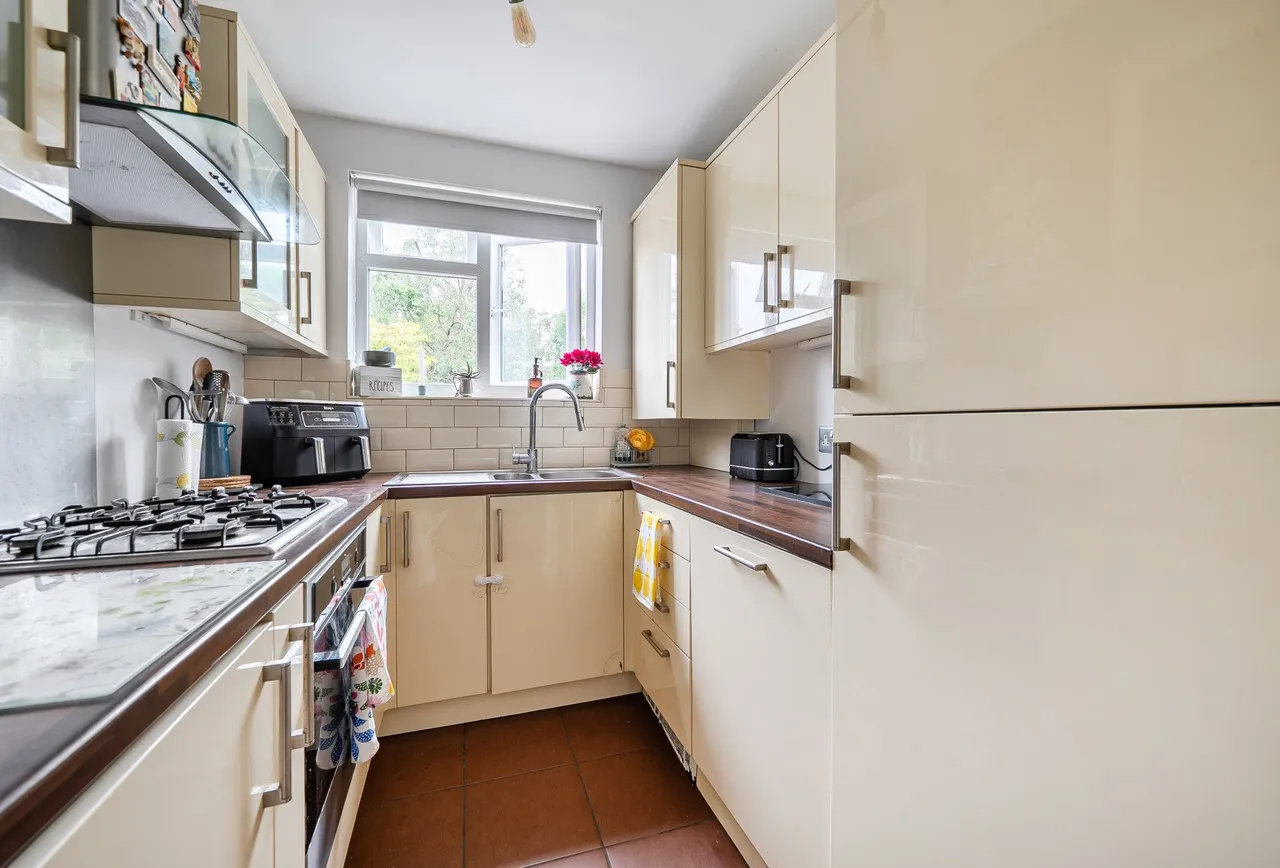 Woodgrange Close, Harrow, HA3 0XH, photo 2