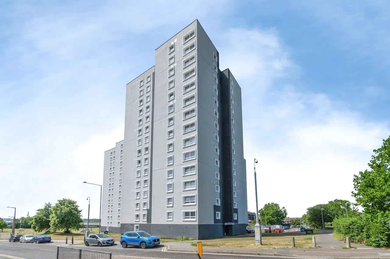2 bed flat for sale — Argent Street, Grays, Essex, RM17