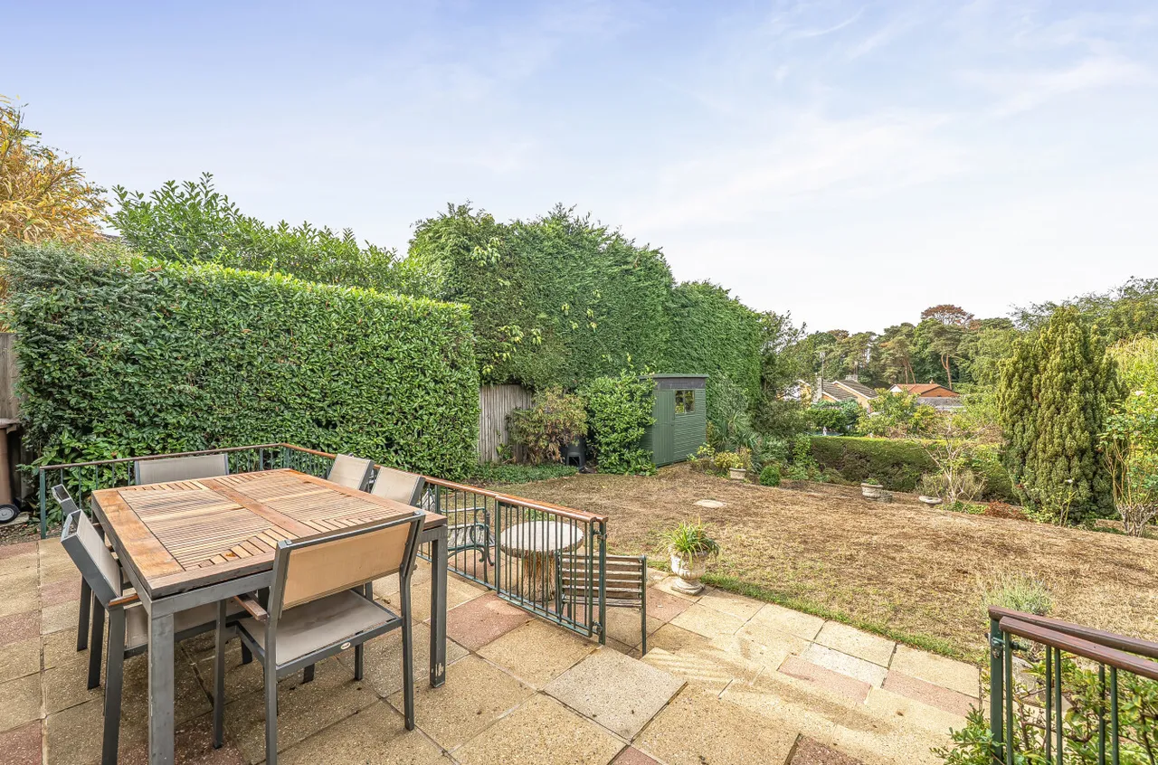 Green Hill Road, Camberley, Surrey, GU15 1PE, photo 2