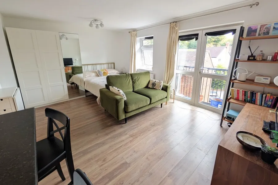 Apple Trees Place, Woking, GU22, photo 3