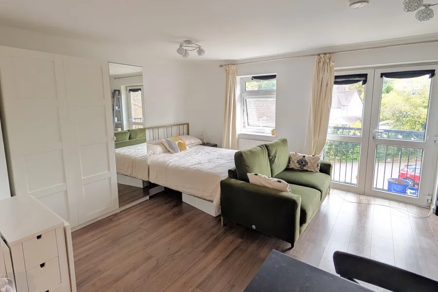 Apple Trees Place, Woking, GU22, photo 2