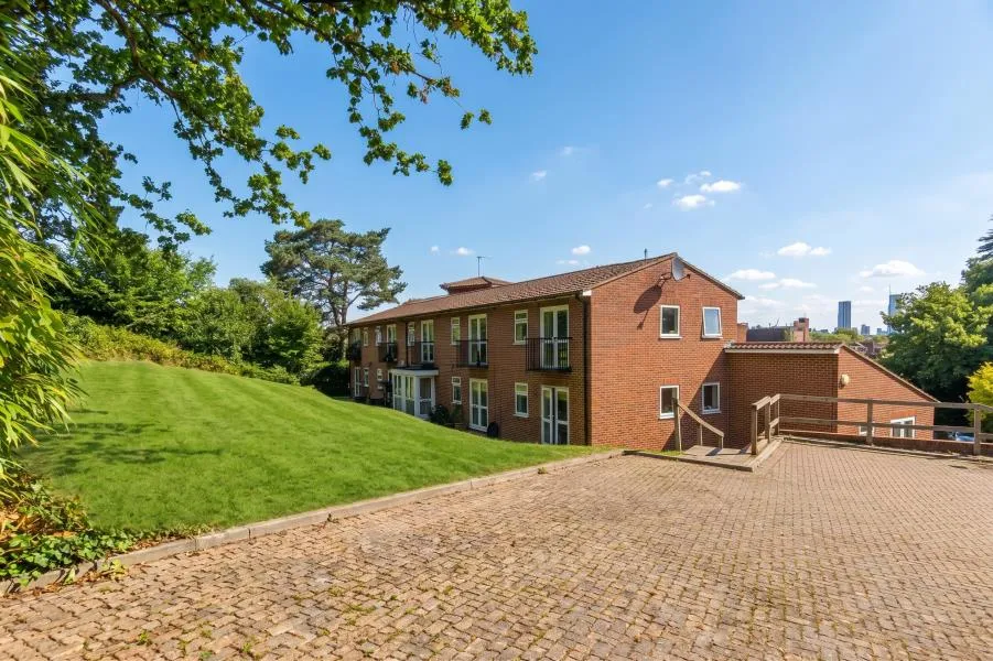 flat to rent, Apple Trees Place, Woking, GU22