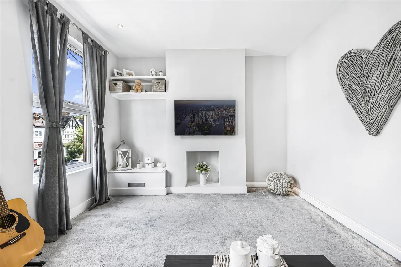 Buxton Road, North Chingford, E4 7DP, photo 5