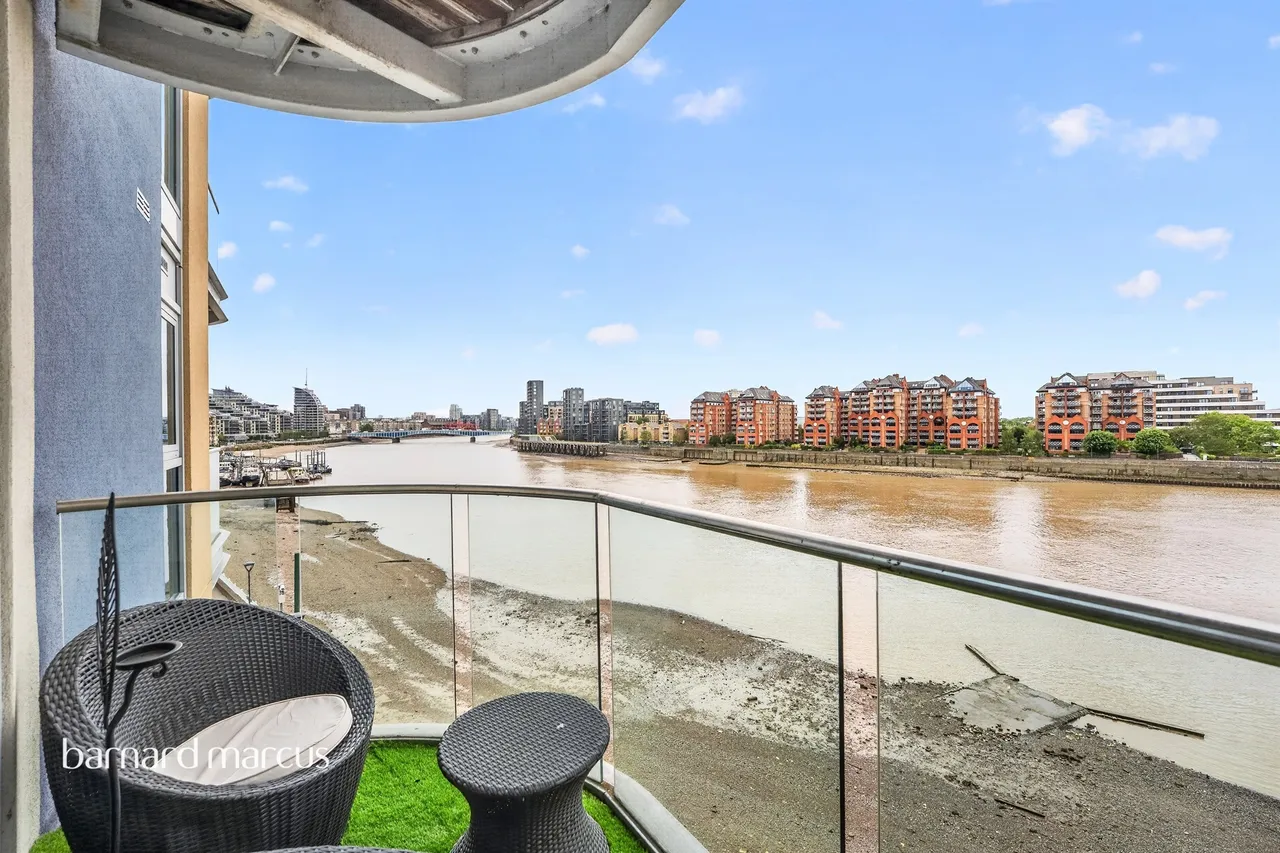 Bridges Court Road, London, SW11, photo 11