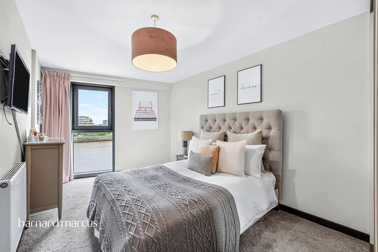 Bridges Court Road, London, SW11, photo 7