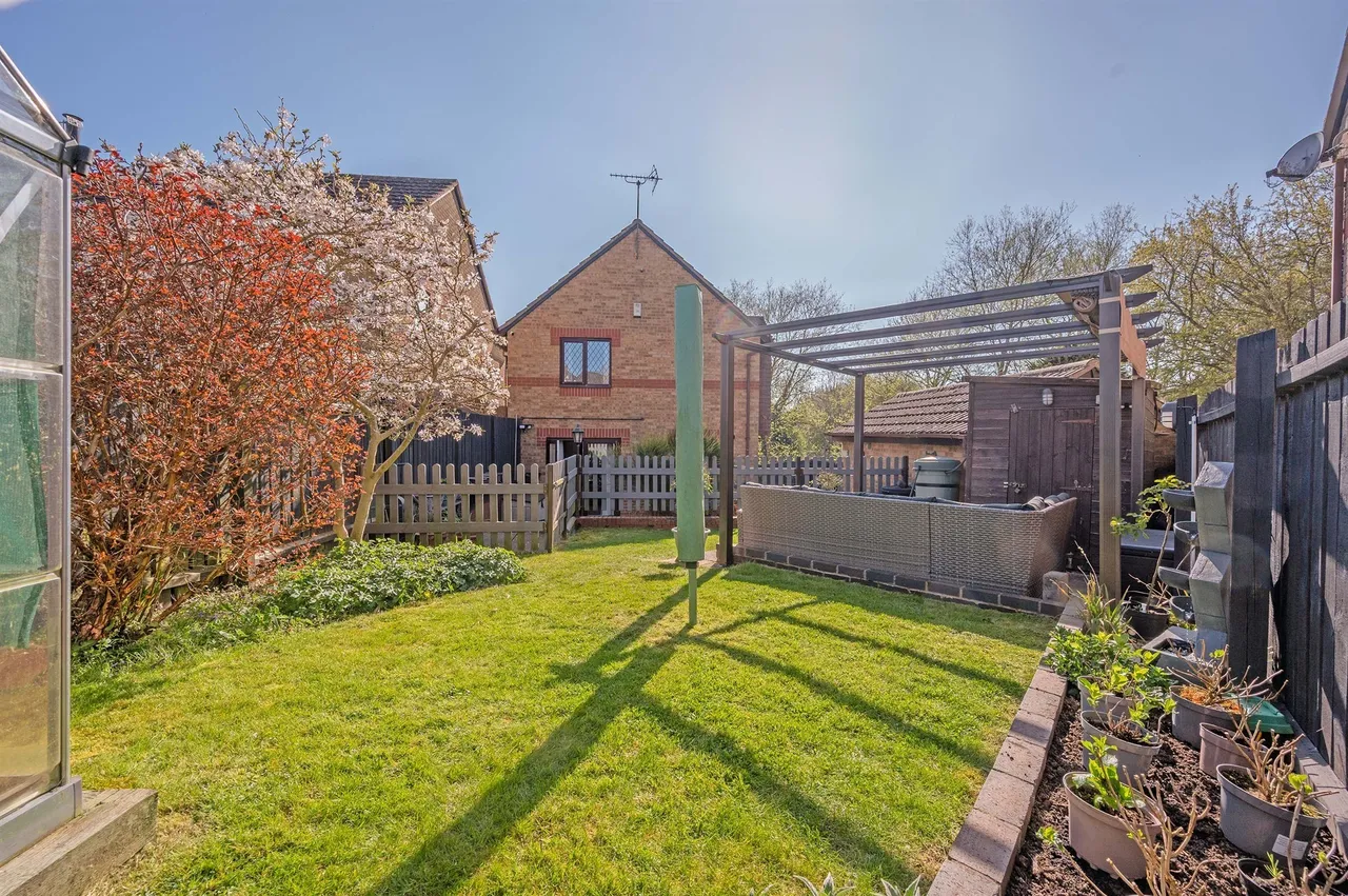 Neuville Way, Kettering, NN14, photo 2