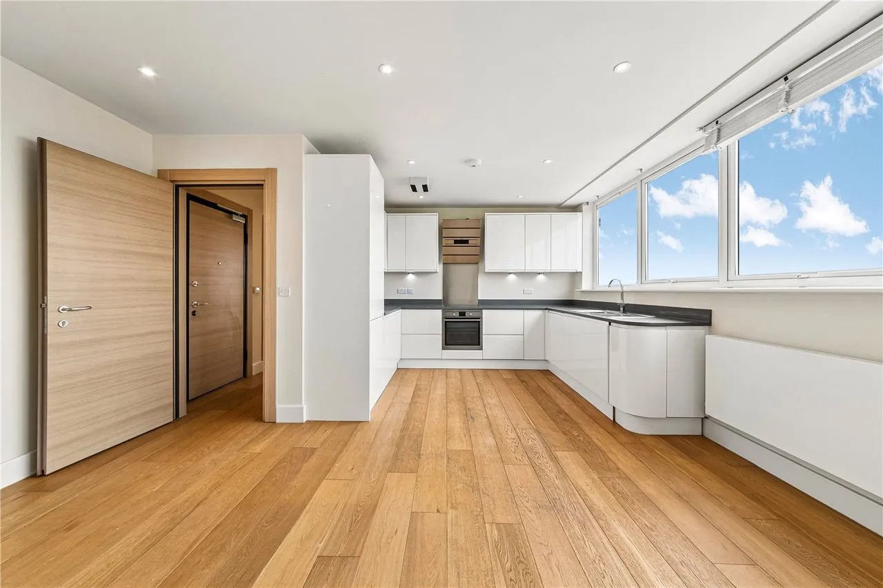 2 bed flat for sale — Croydon Road, Beckenham, BR3
