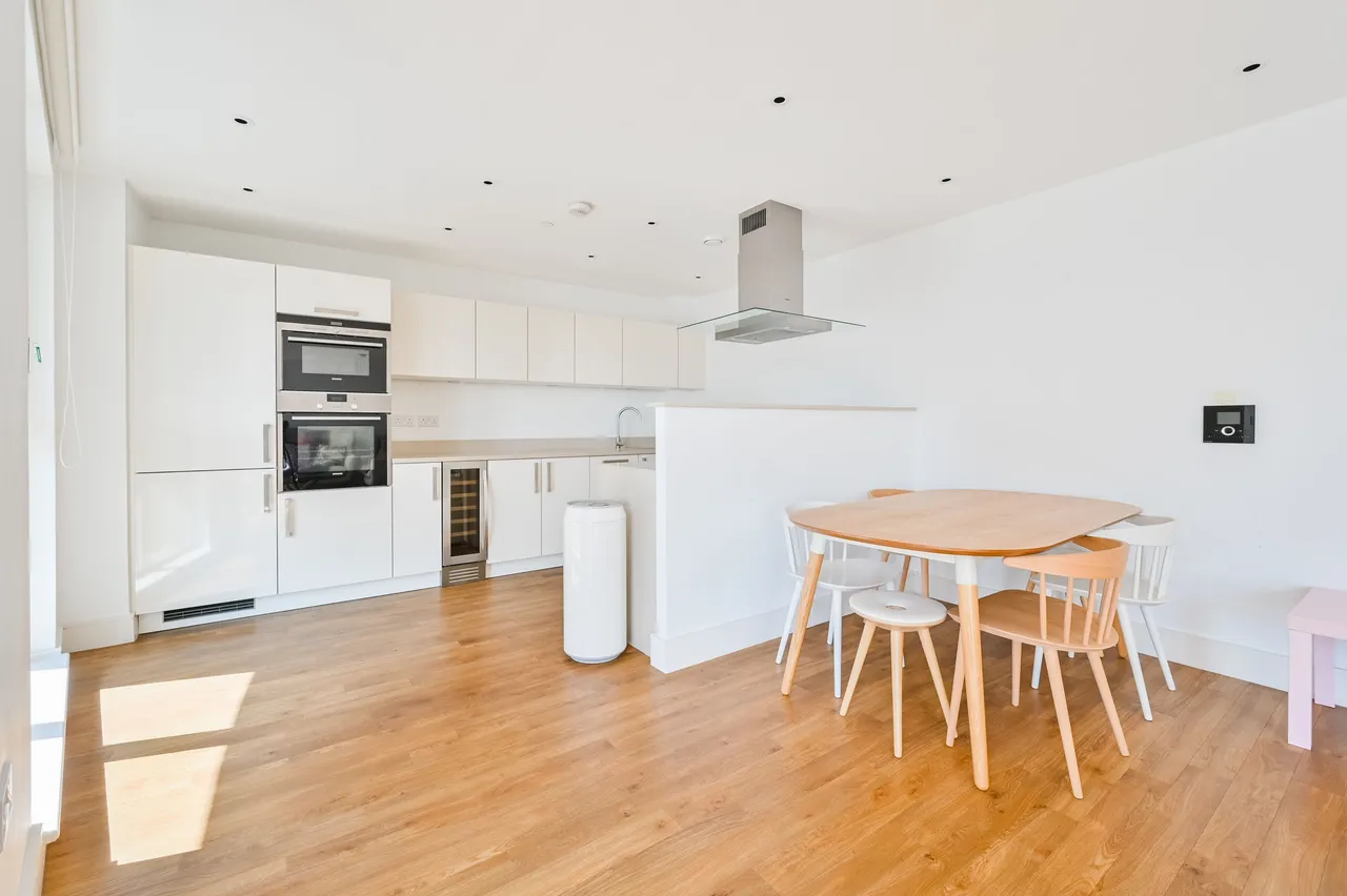 Flat 92, 7 Queensland Road, London, photo 6