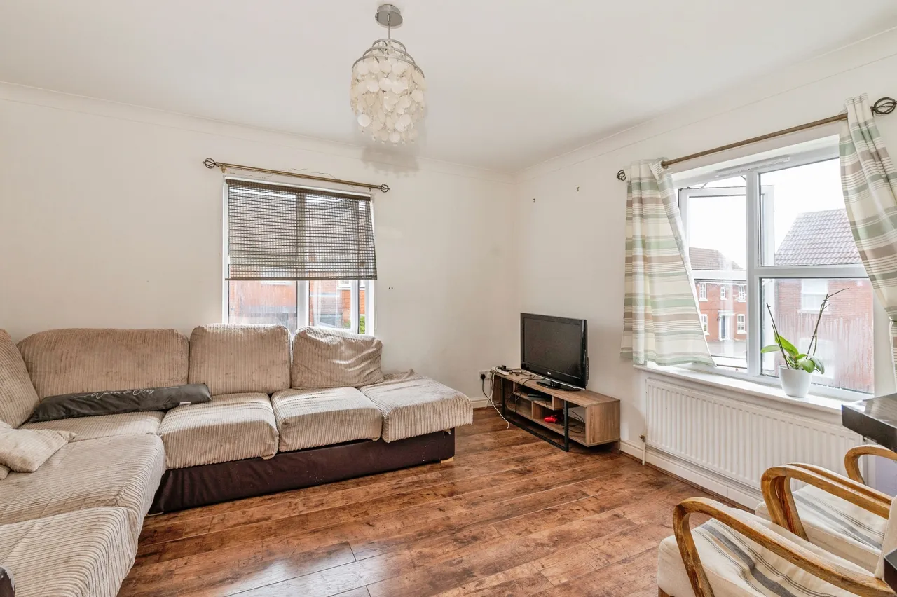Mary Rose Close, Grays, RM16, photo 3