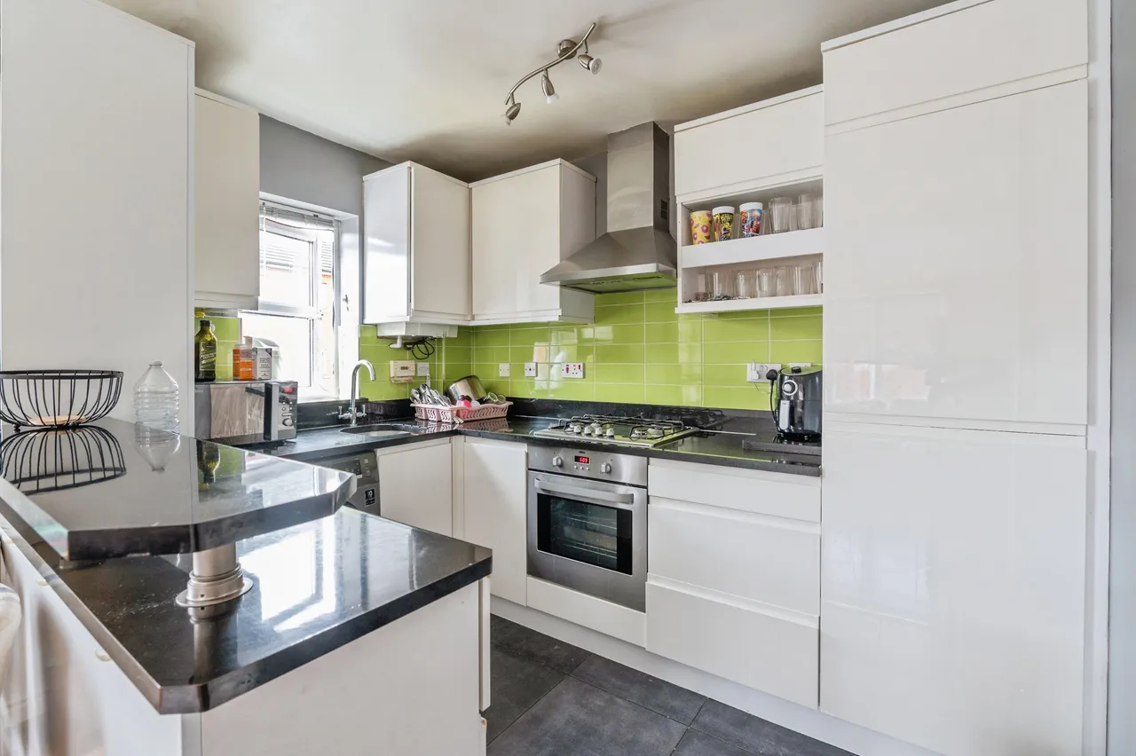 Mary Rose Close, Grays, RM16, photo 4