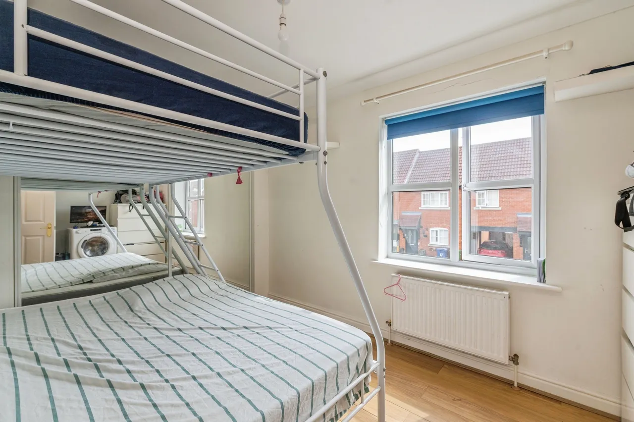 Mary Rose Close, Grays, RM16, photo 7