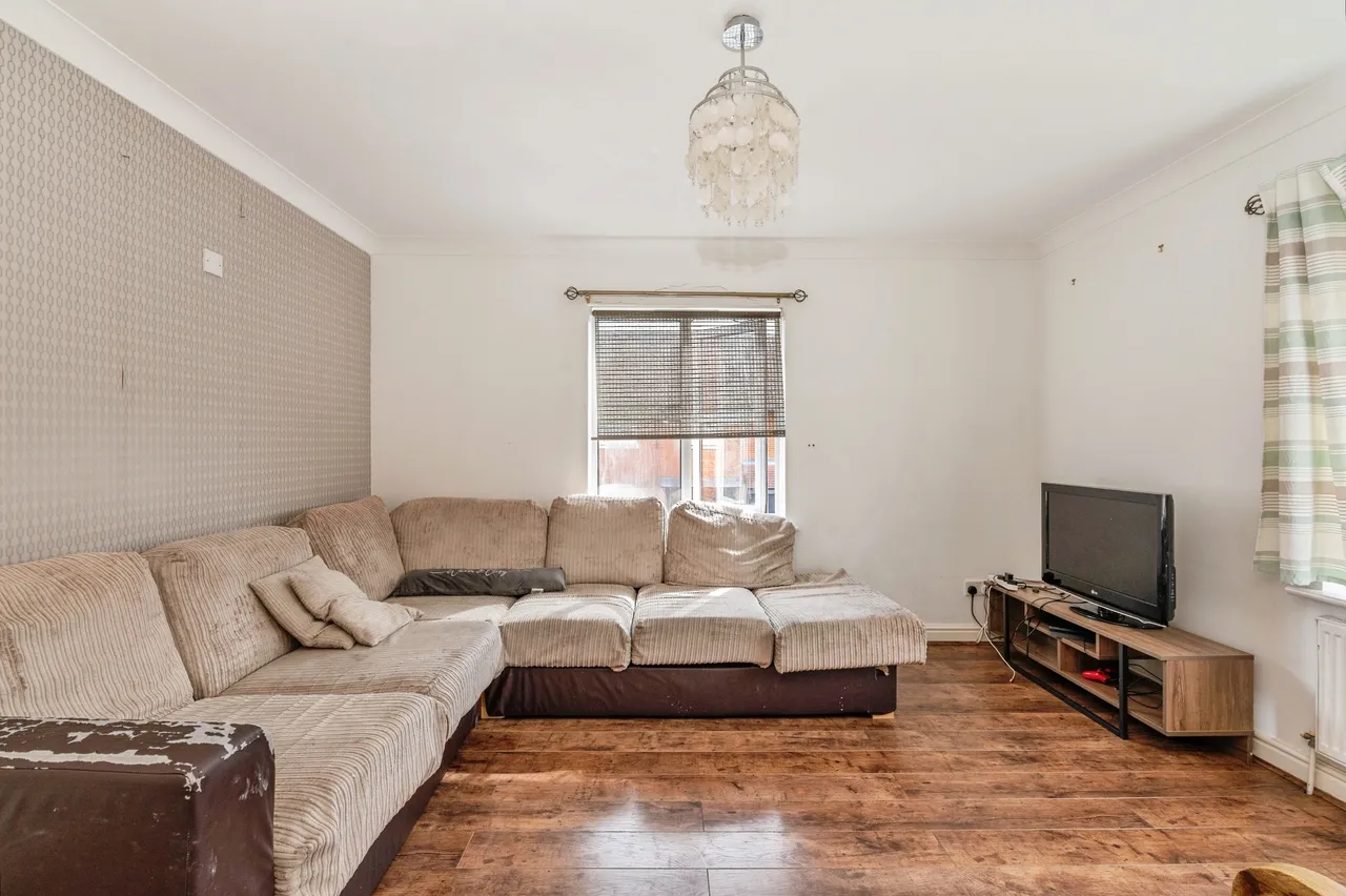 Mary Rose Close, Grays, RM16, photo 13