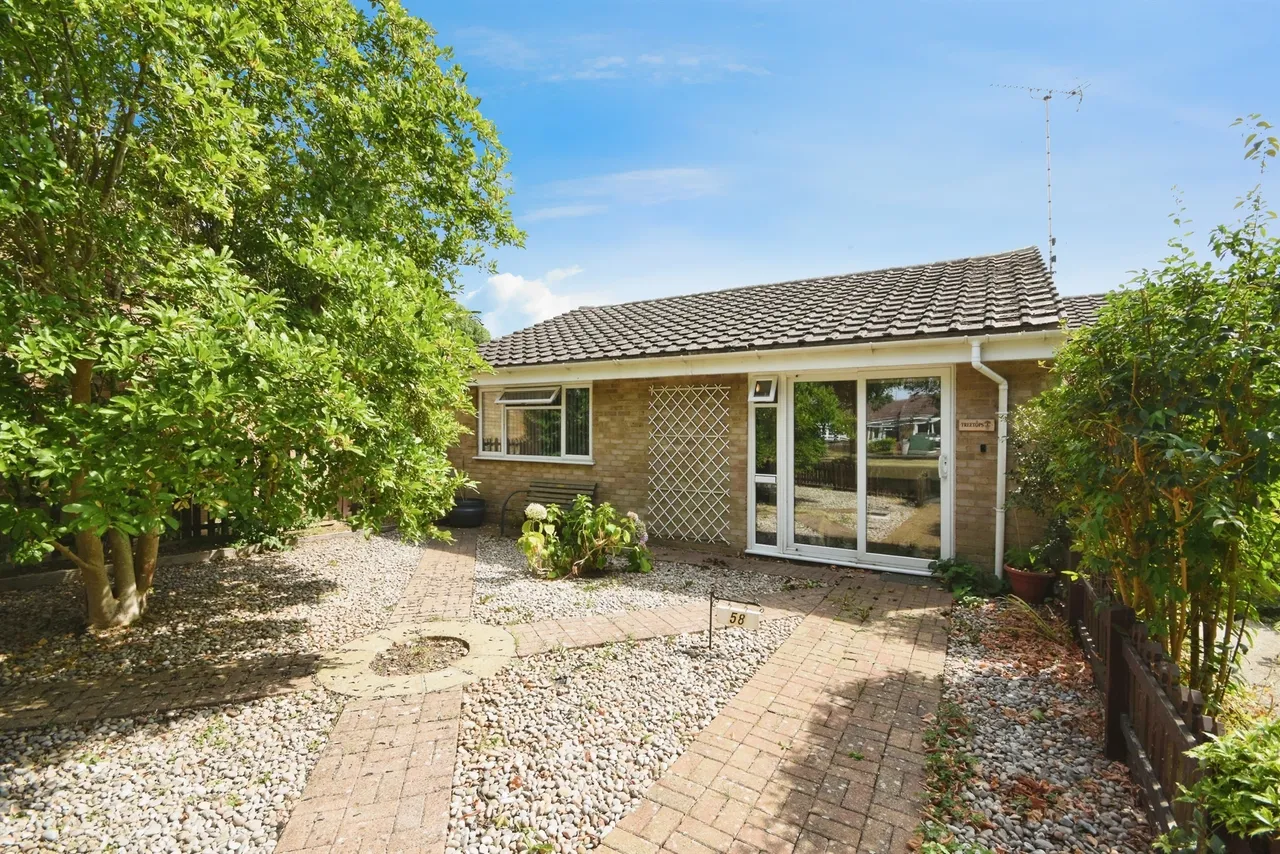 2 bed house for sale, Violet Close, Chelmsford, CM1