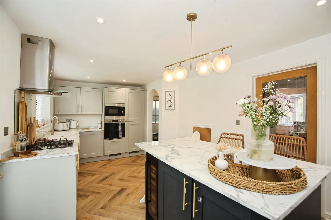 Blackthorn Court Pontyclun, CF72, photo 14