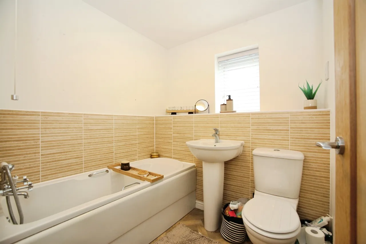Blackthorn Court Pontyclun, CF72, photo 17