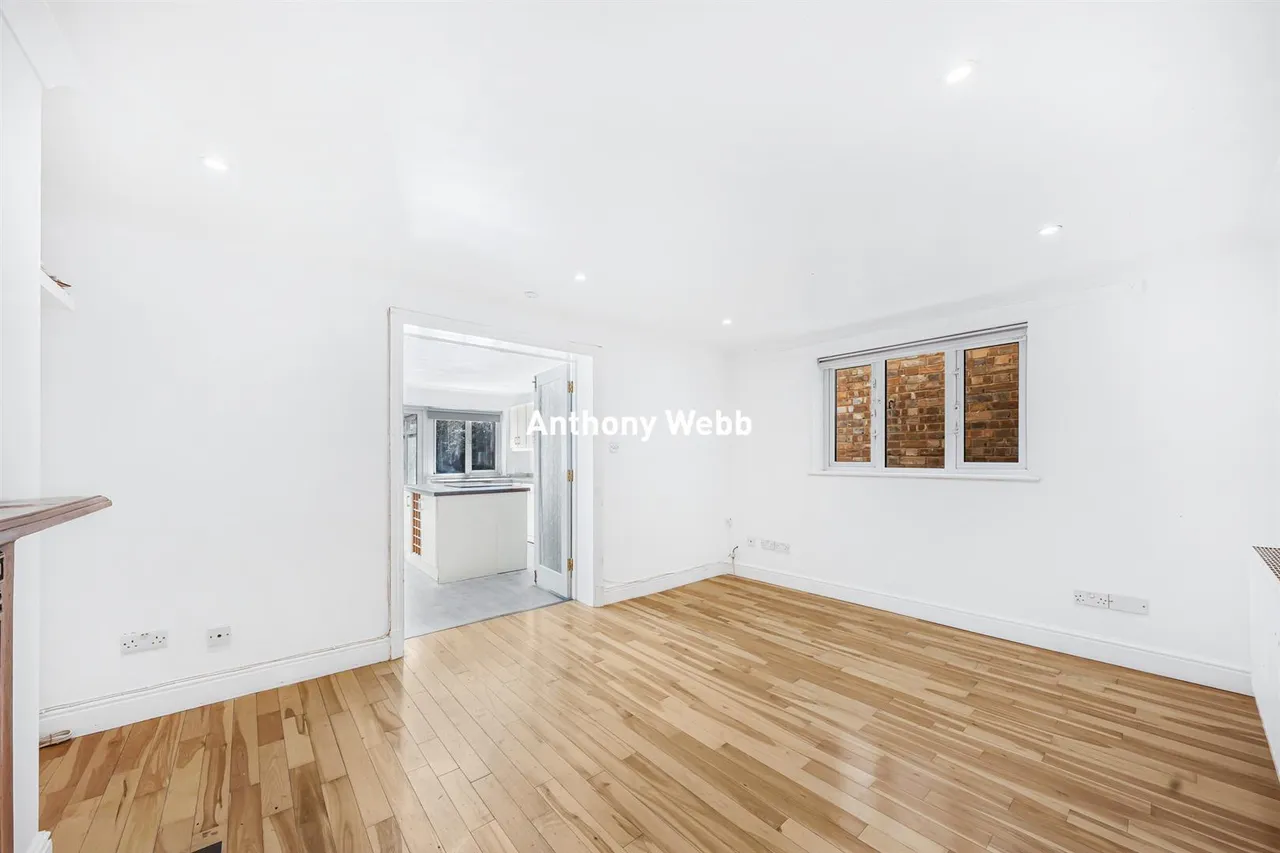 Meadowcroft Road, Palmers Green, N13, photo 7
