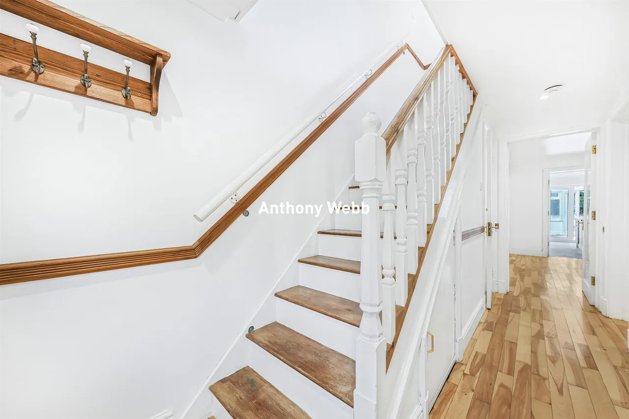 Meadowcroft Road, Palmers Green, N13, photo 3