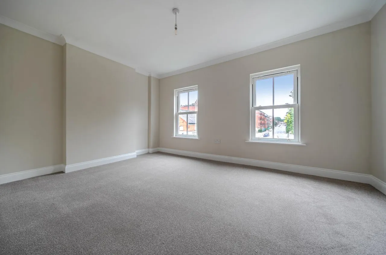 Portesbery Road, Camberley, photo 19