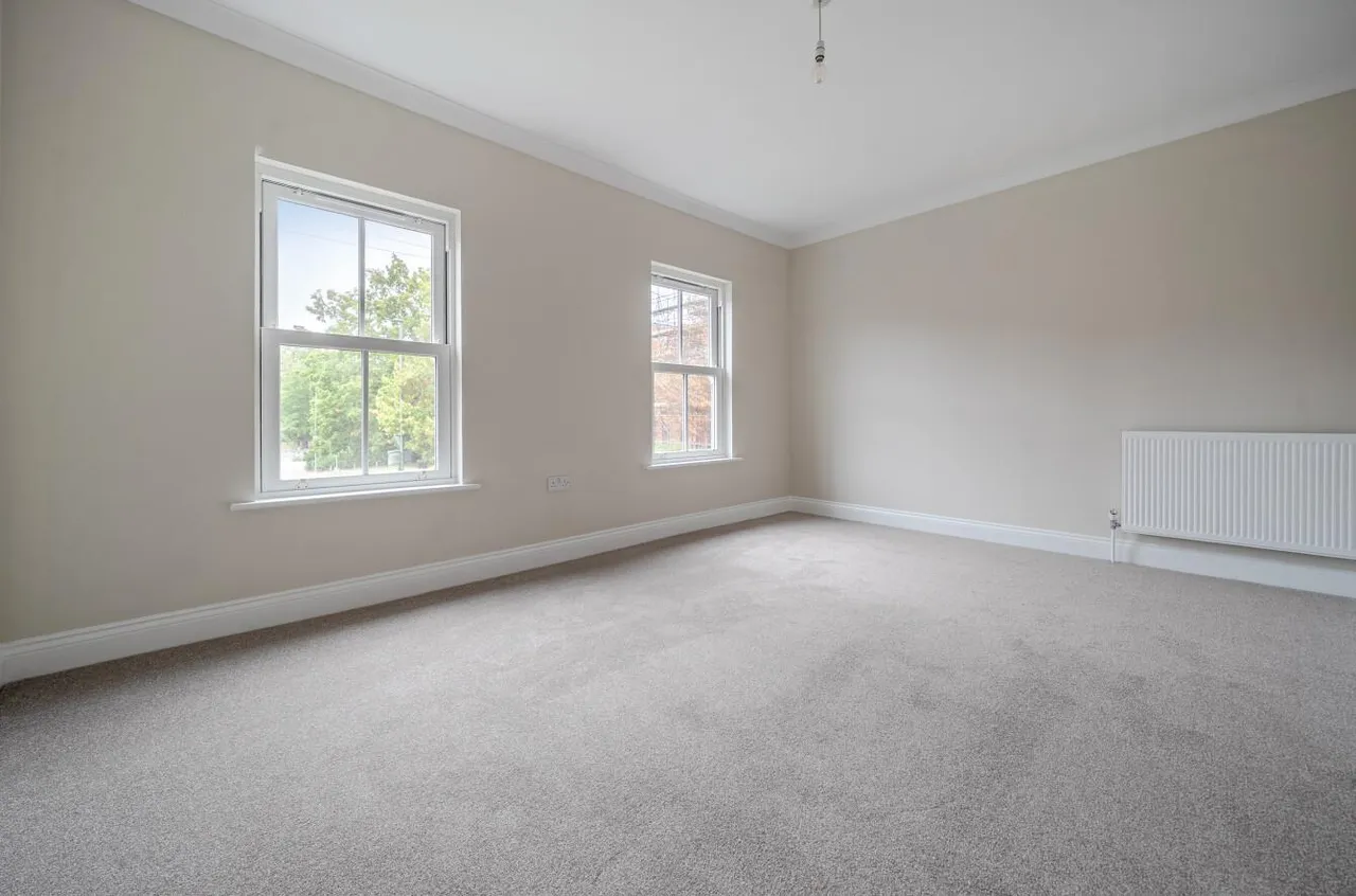 Portesbery Road, Camberley, photo 16