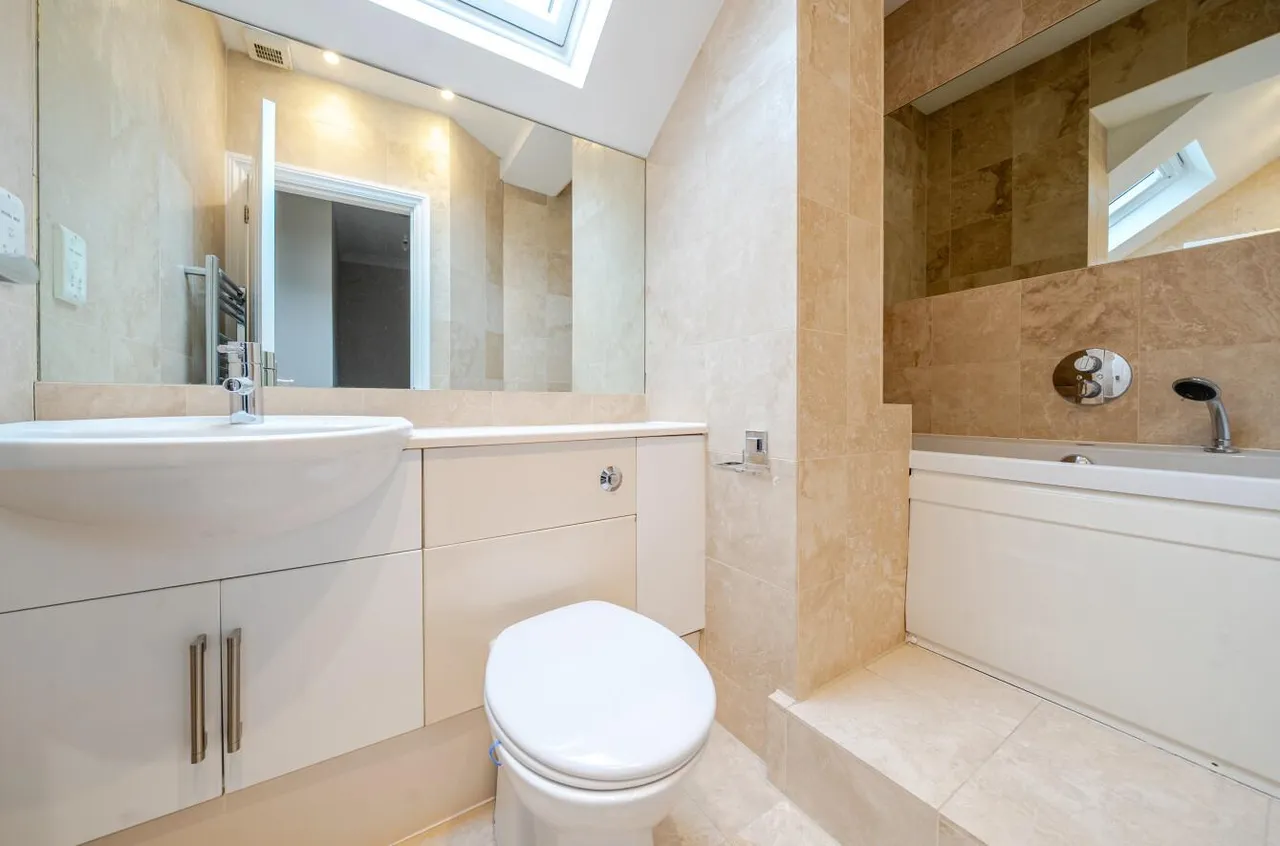 Portesbery Road, Camberley, photo 15