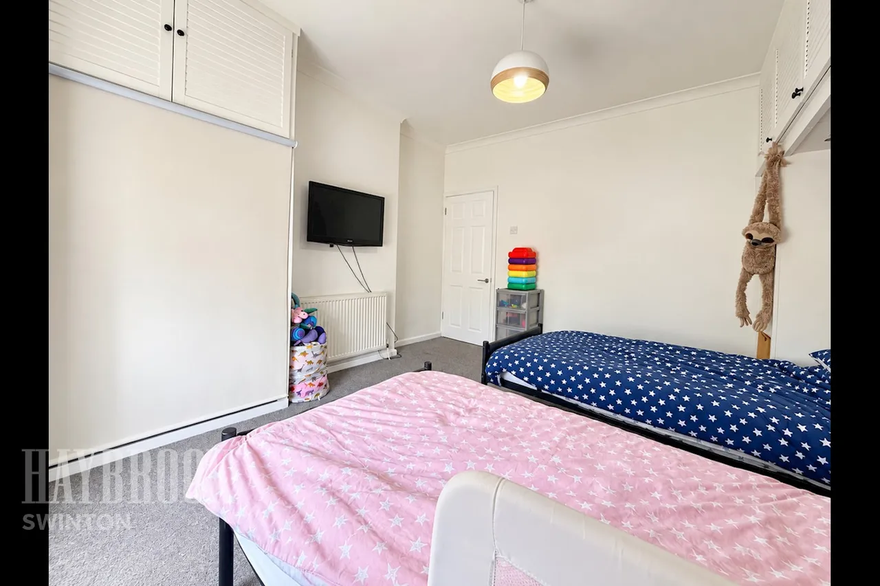 Avenue Road, Rotherham, photo 9