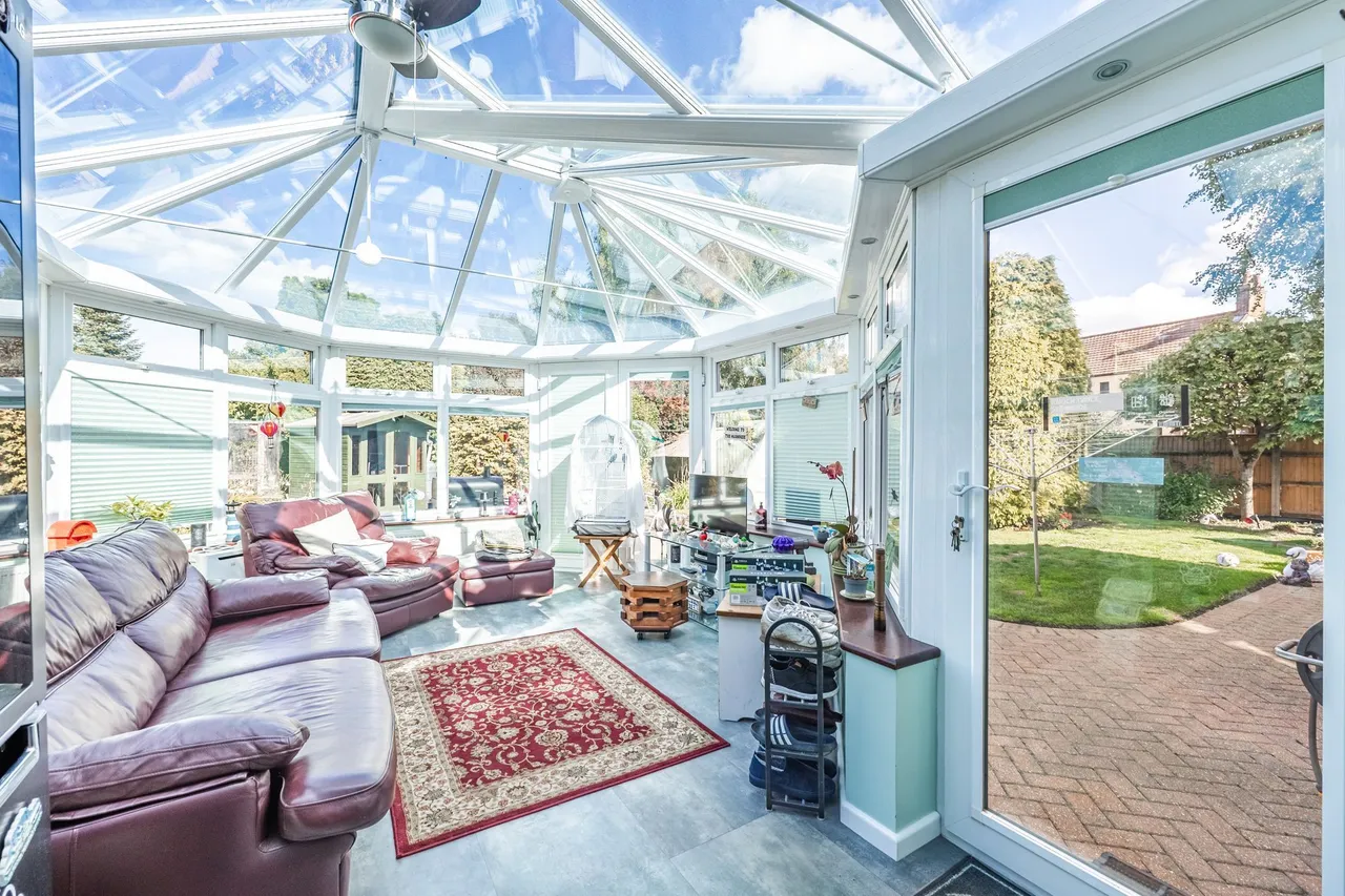 Spacious Detached Bungalow in Burgh C, photo 8