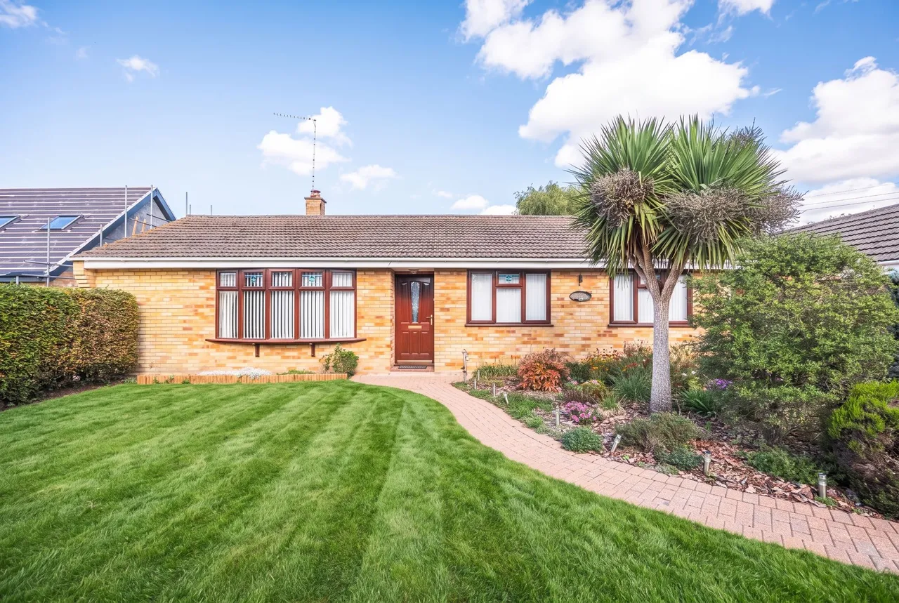 3 bed house for sale, Spacious Detached Bungalow in Burgh C